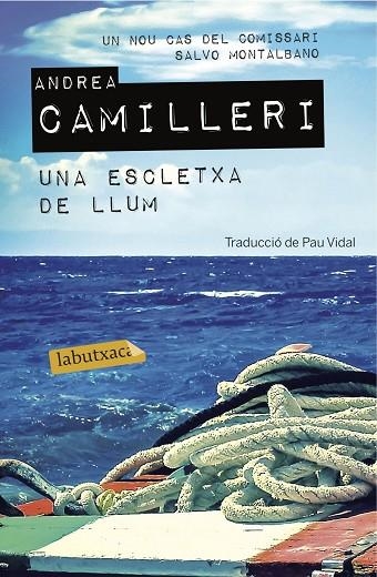 ESCLETXA DE LLUM, UNA | 9788416334889 | ANDREA CAMILLERI